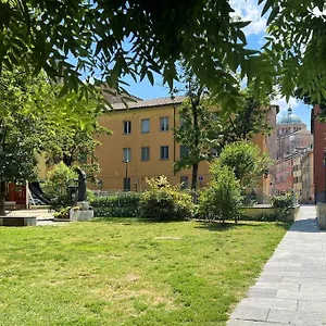 9, Centro Appartamento Parma